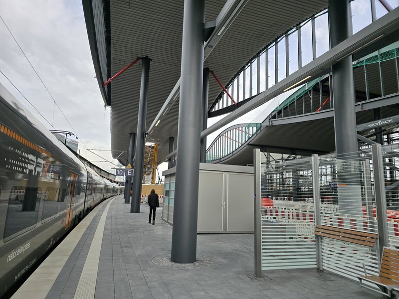 Foto vom Bahnsteig 5 Gleis 10