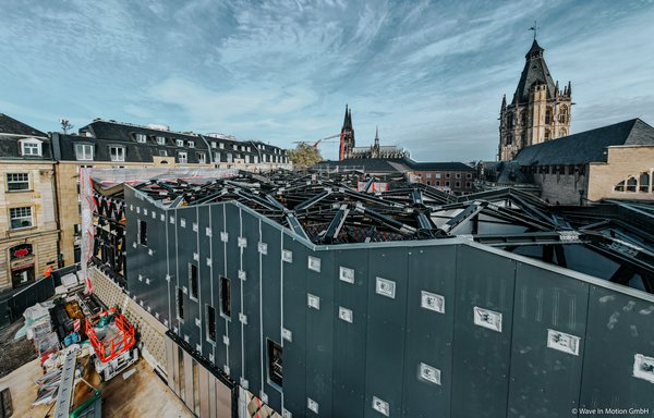 Montagearbeiten an der Fassade