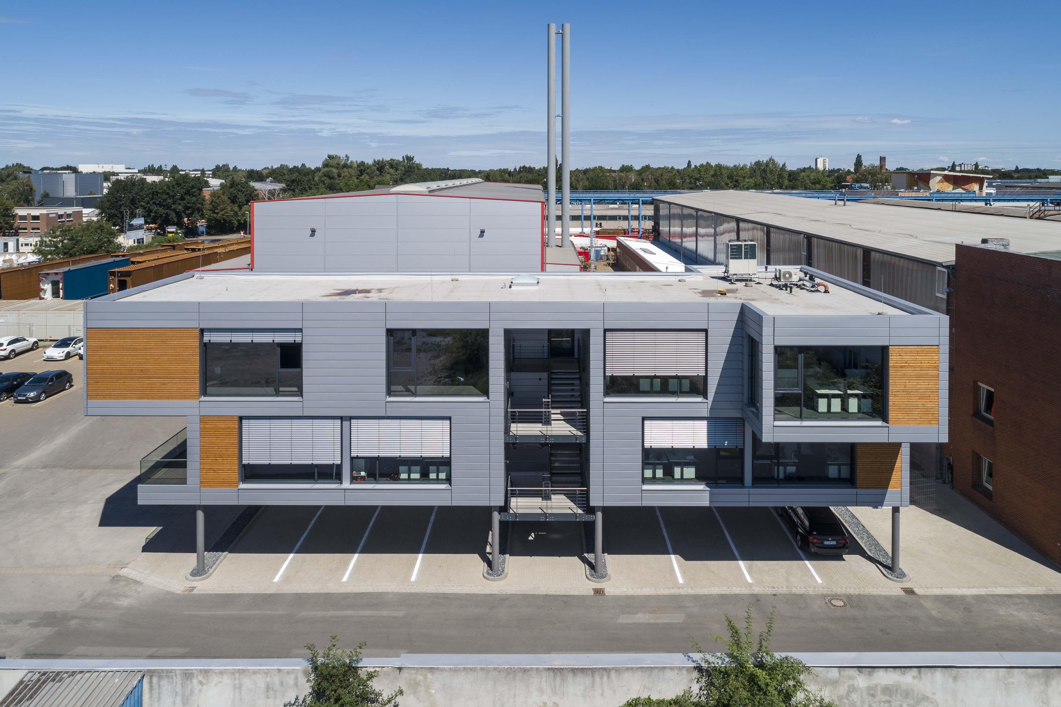 Gesamtansicht des modularen Bürogebäudes "Space Cube"